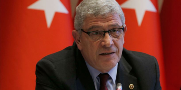 Müsavat Dervişoğlu’ndan Daron Acemoğlu’na tebrik