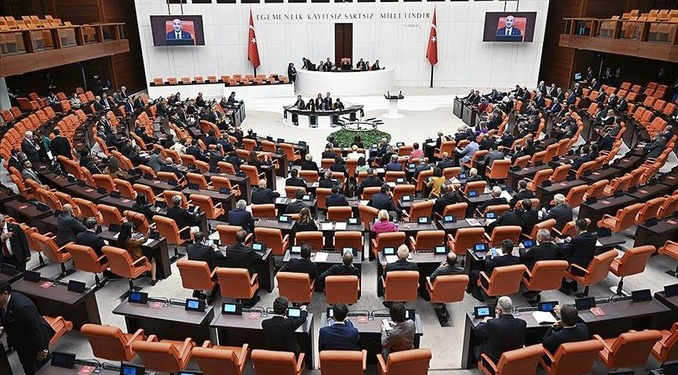 Savunma Sanayii Fonu’na kesinti içeren yasa teklifi geri çekildi