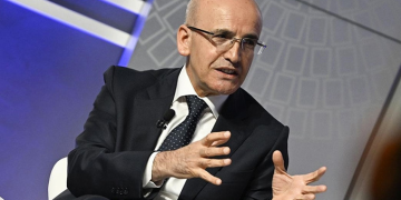 Şimşek: Uluslararası yatırımların merkezi haline geleceğiz