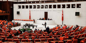 776 dokunulmazlık fezlekesi komisyona sevk edildi