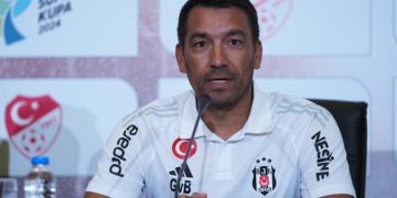 Beşiktaş, Giovanni van Bronckhorst ile yollarını ayırdı