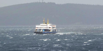 Çanakkale’de bazı feribot seferleri iptal edildi