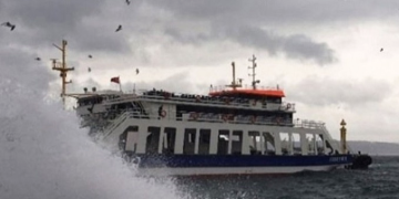 Deniz ulaşımına ‘olumsuz hava’ engeli: Art arda sefer iptali!