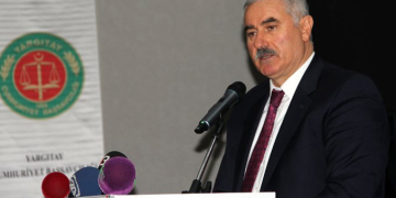 Eski Yargıtay Başkanı Mehmet Akarca, Kamu Başdenetçisi olarak seçildi