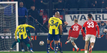 Fenerbahçe, AZ Alkmaar deplasmanında mağlup oldu