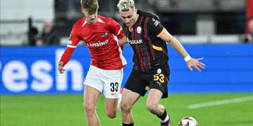 Galatasaray Hollanda’dan puanla dönüyor
