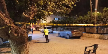 İzmir’de polislere silahlı saldırı: 2 polis ağır yaralı