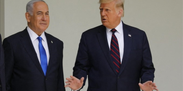 Netanyahu ve Trump tebrik telefonunda İran’ı görüştü
