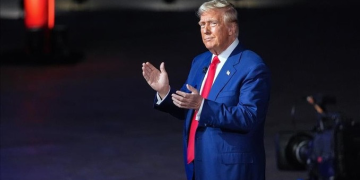 Trump’ın sonucunu beklediği dava ertelendi