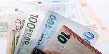 Döviz mevduatlarında 1.4 milyon dolarlık artış