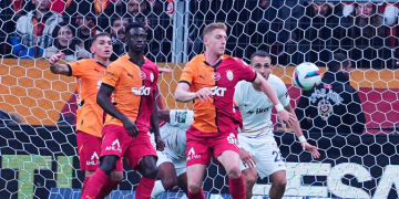Galatasaray, evinde 2 puan kaybetti