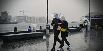 Meteoroloji, İstanbul için saat verdi: Kuvvetli geliyor!