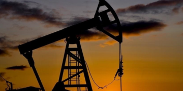 Rusya OPEC grubunun kesintisinden 40 trilyon ruble gelir elde etti