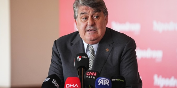 Serdal Adalı, başkan adaylığı için yeterli imzaya ulaştı