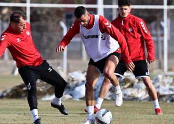 Sivasspor’un yeni teknik direktörü belli oldu