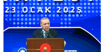 Erdoğan: Hiç kimse yargı mensuplarını kimse tehdit edemez