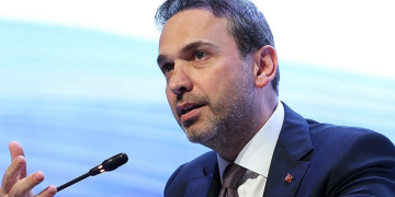 Bakan Bayraktar: 2028 yılında tüm hanelere yerli gaz verilecek