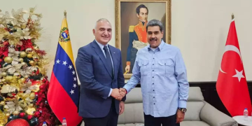 Bakan Ersoy, Venezuela lideri Maduro ile görüştü