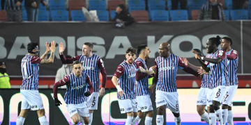 Trabzonspor, Sivasspor karşısında farklı kazandı