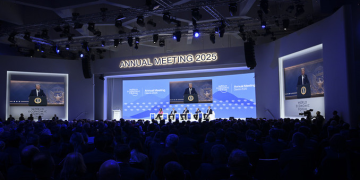 Trump’tan iş dünyasına ABD’de yatırım çağrısı