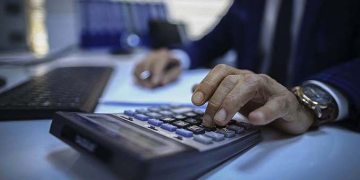 Yüz binlerce kamu işçisinin zam pazarlığı başladı