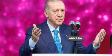 Erdoğan: Kadınlar için siyaset değil, kadınlarla siyaset