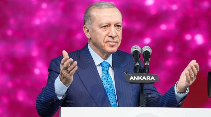 Erdoğan: Kadınlar için siyaset değil, kadınlarla siyaset