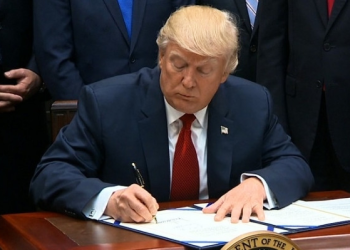 Trump, Kanada’ya yönelik gümrük vergilerini 30 günlüğüne durdurdu