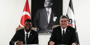 Beşiktaş, Toure transferini KAP’a bildirdi