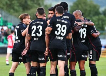 Beşiktaş farklı kazandı, tur kapısını araladı!