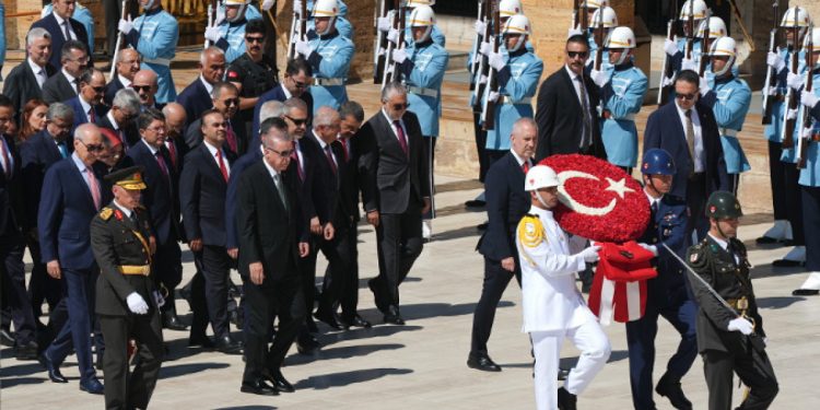 Devletin zirvesi Anıtkabir’de