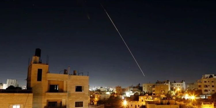 Füze atıldı: Tel Aviv’de siren sesleri!