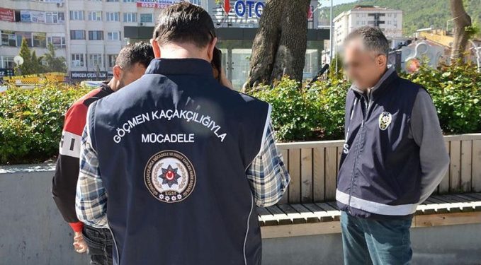 Göçmen kaçakçılığına darbe: 22 tutuklama, yüzlerce gözaltı
