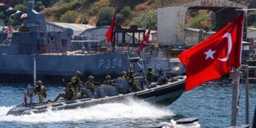 İstanbul’da nefes kesen anlar! ‘TEKNOFEST Mavi Vatan’a SAT ve SAS’lar damga vurdu