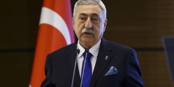 TESK: Esnafın ekmeğine mani oluyorlar