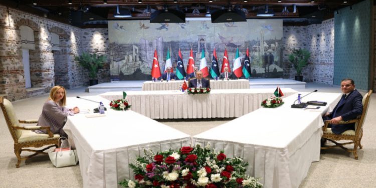 Yunanistan’da üçlü zirve şoku