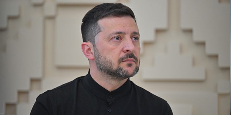 Zelenskiy: Ana meseleler Ukrayna-ABD-Rusya üçlü formatında çözülmeli