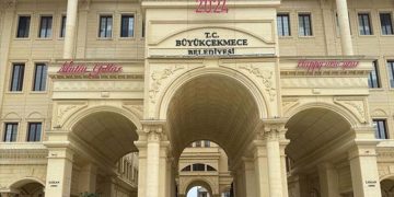 Büyükçekmece Belediyesi’ndeki rüşvet davasında ara karar