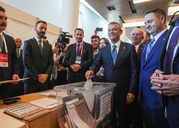 CHP kurultayında PM ve YDK’da değişiklikler yapıldı