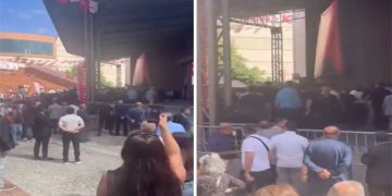 CHP’de iç kavga: Kongrede delegeler yumruk yumruğa geldi