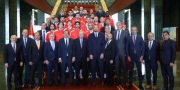 Cumhurbaşkanı Erdoğan A Milli Erkek Basketbol Takımı’nı kabul etti
