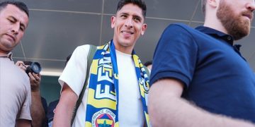 Edson Alvarez hazırlık maçında sakatlandı