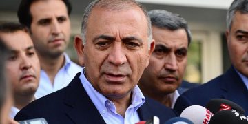 Gürsel Tekin, Barış Yarkadaş ve Berhan Şimşek CHP’den ihraç edildi