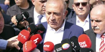 Gürsel Tekin: Görevimizin başındayız