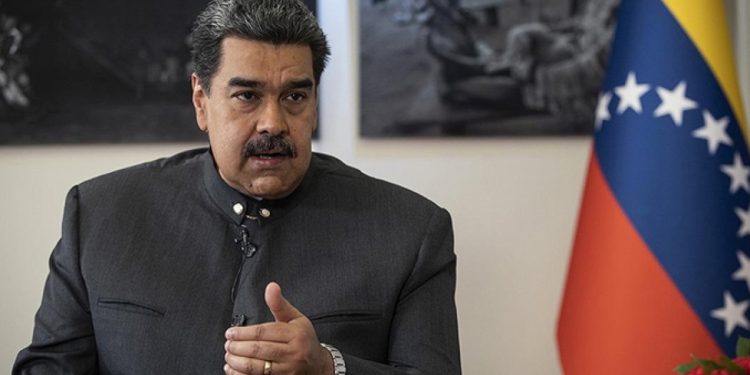 Maduro’dan ABD’ye tepki: Barıştan yanayız ama boyun eğmeyiz