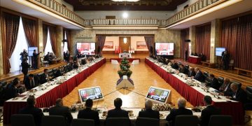 Milli Dayanışma Komisyonu’nda gerginlik: Salon terk edildi