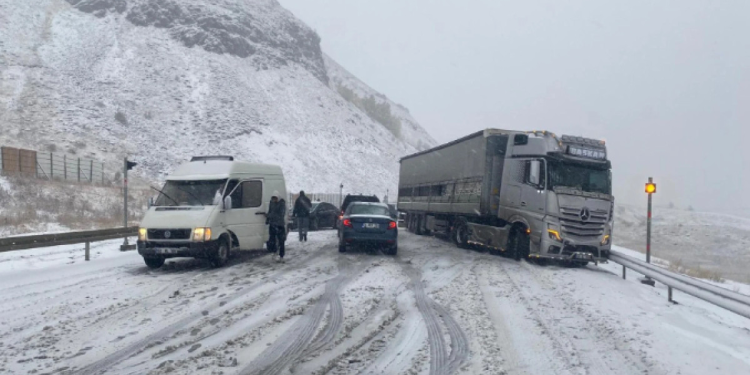 15 il beyaza büründü