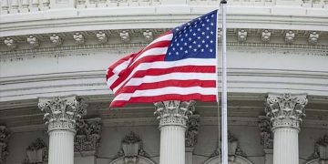 ABD’de federal çalışanlar işten çıkarılmaya başlandı