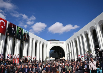 Bakan Tekin’den Cemevi açılışında müfredat açıklaması