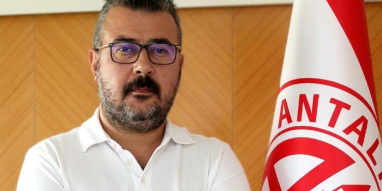 Eski Antalyaspor Başkanı Aziz Çetin gözaltına alındı